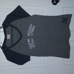 New York Graphic Tee Size Large